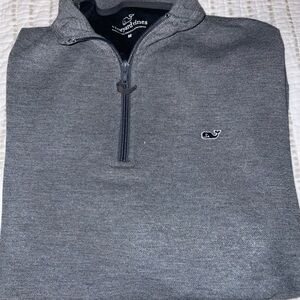 Vineyard Vines men’s sweater